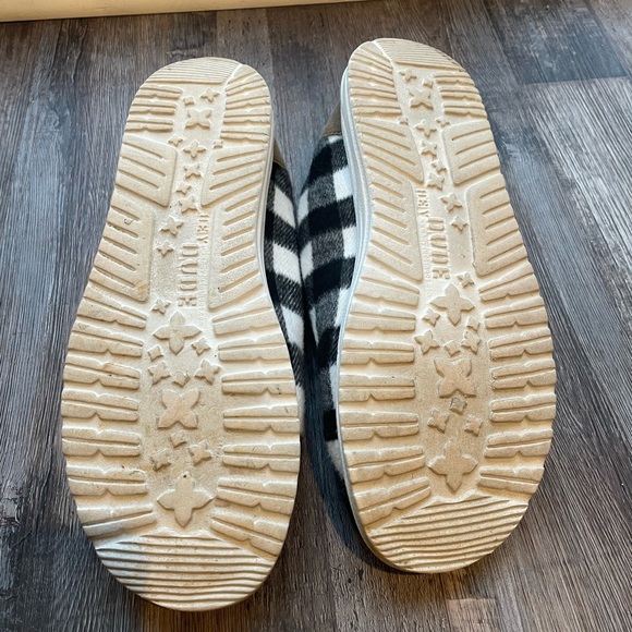 Women’s Hey Dudes - Picture 6 of 6